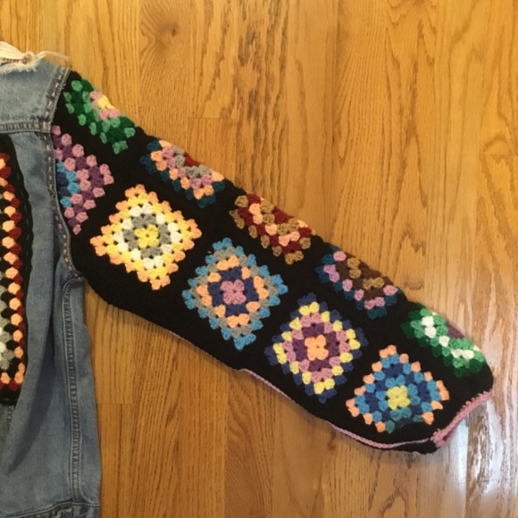 Slow-fashion Grannycore Denim & Crocheted Jacket - Picture 4 of 8